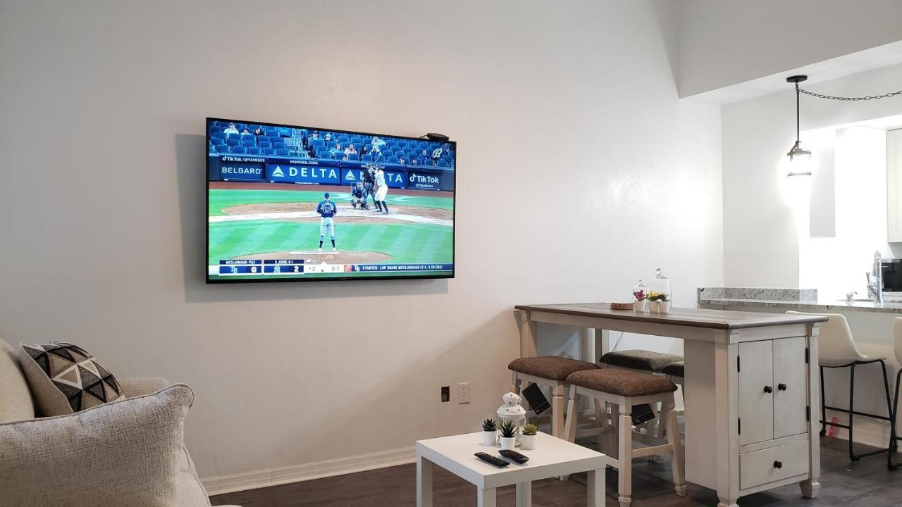 Discover Luxury Condo Steps Away From Celebration Pointe And I-75! 盖恩斯维尔 外观 照片