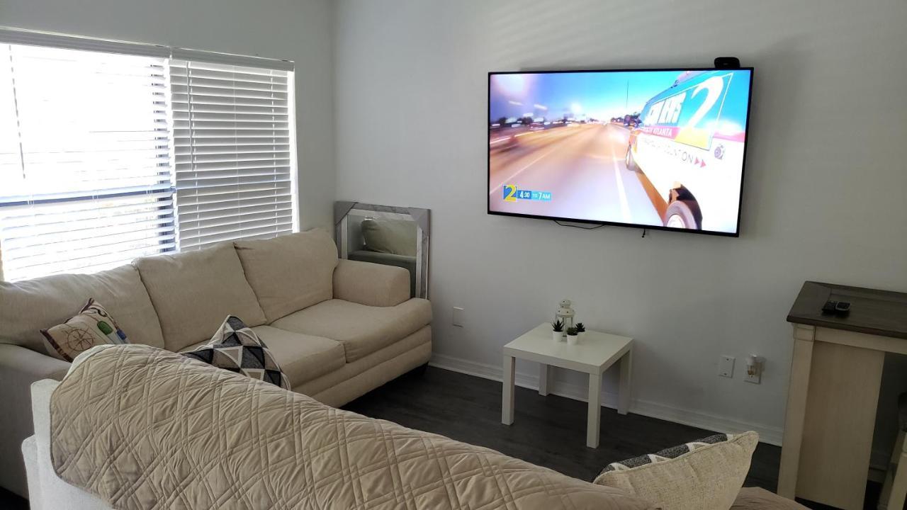 Discover Luxury Condo Steps Away From Celebration Pointe And I-75! 盖恩斯维尔 外观 照片