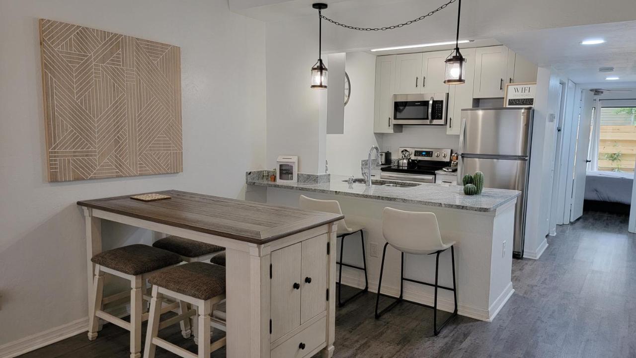 Discover Luxury Condo Steps Away From Celebration Pointe And I-75! 盖恩斯维尔 外观 照片