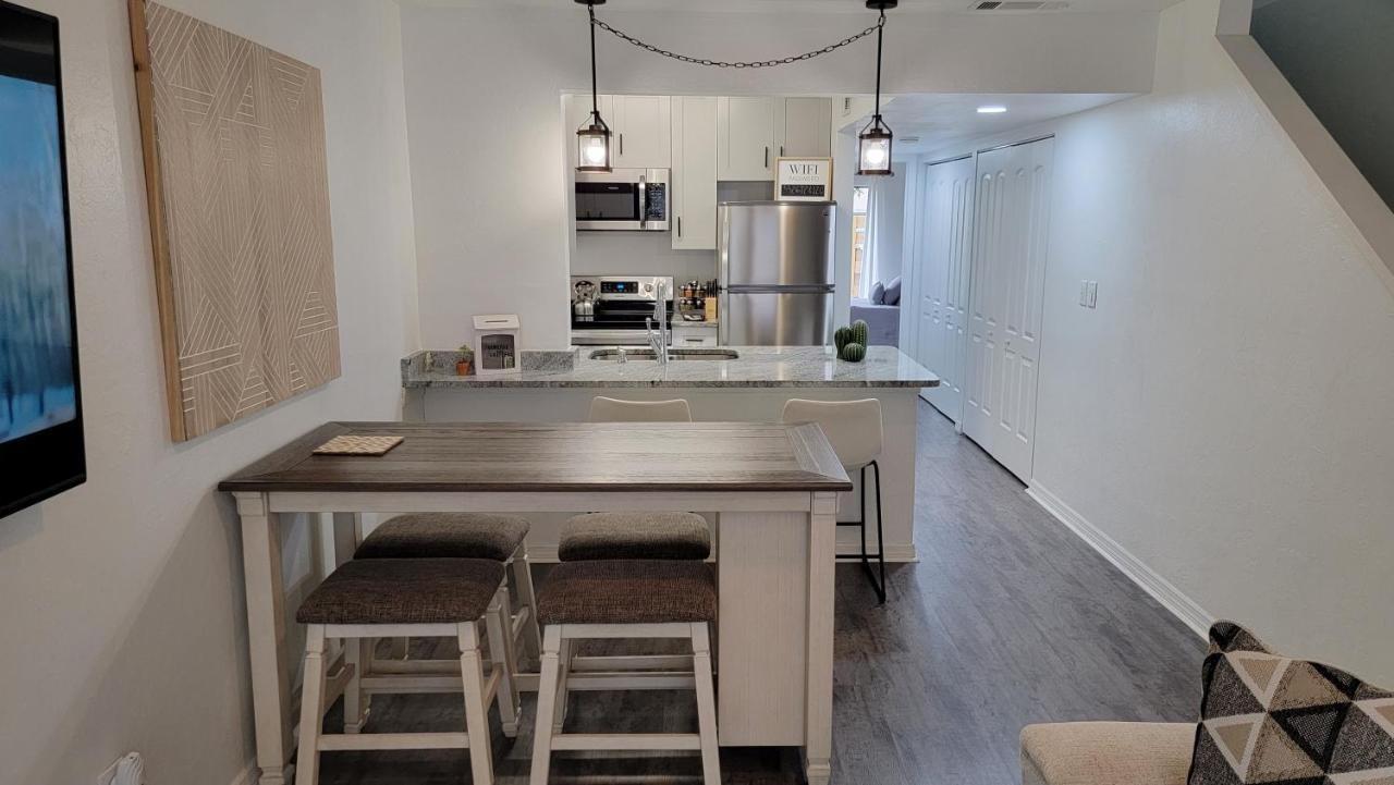 Discover Luxury Condo Steps Away From Celebration Pointe And I-75! 盖恩斯维尔 外观 照片
